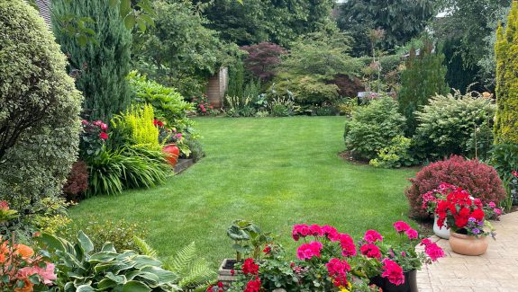 LAWNCARE BUSINESS NORTHANTS – £50,000 – REF VSM490N